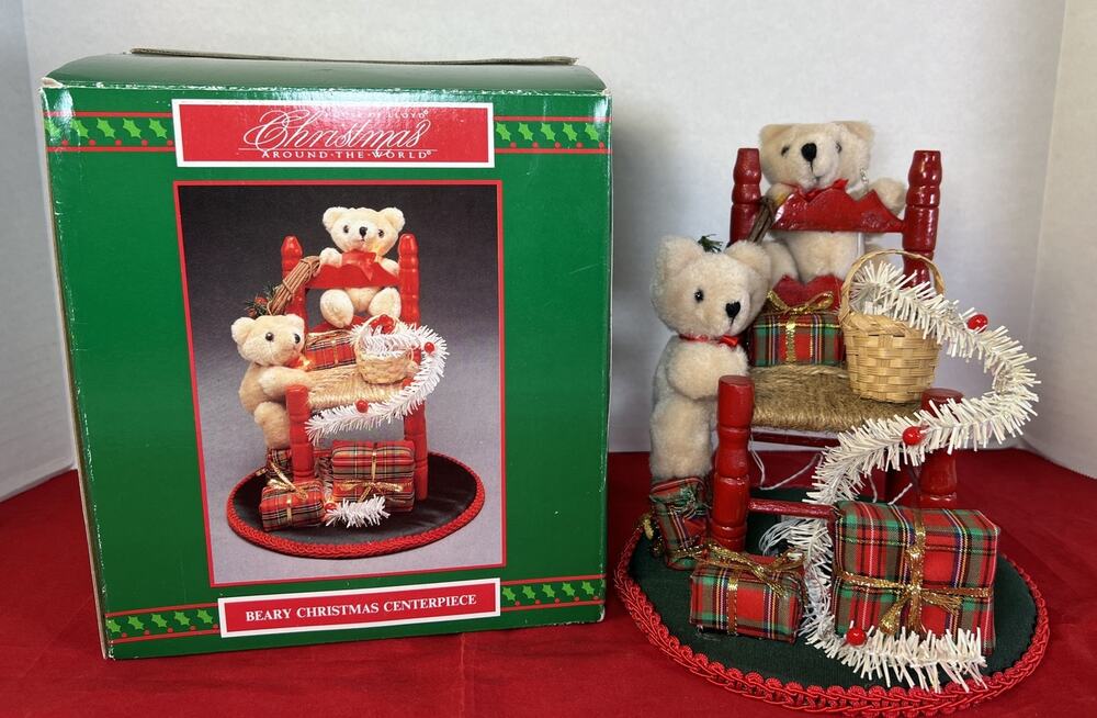 HOUSE OF LLOYD Lighted BEARY CHRISTMAS CENTERPIECE Christmas Around The World